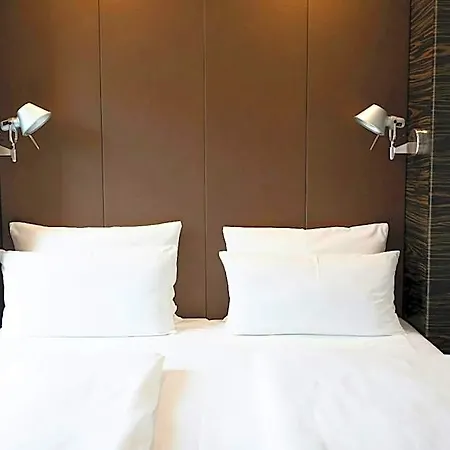 Hotel One Duesseldorf-hauptbahnhof 3*