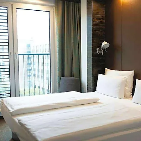 One Duesseldorf-hauptbahnhof Hotel 3*