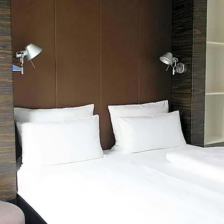 One Duesseldorf-hauptbahnhof 3*